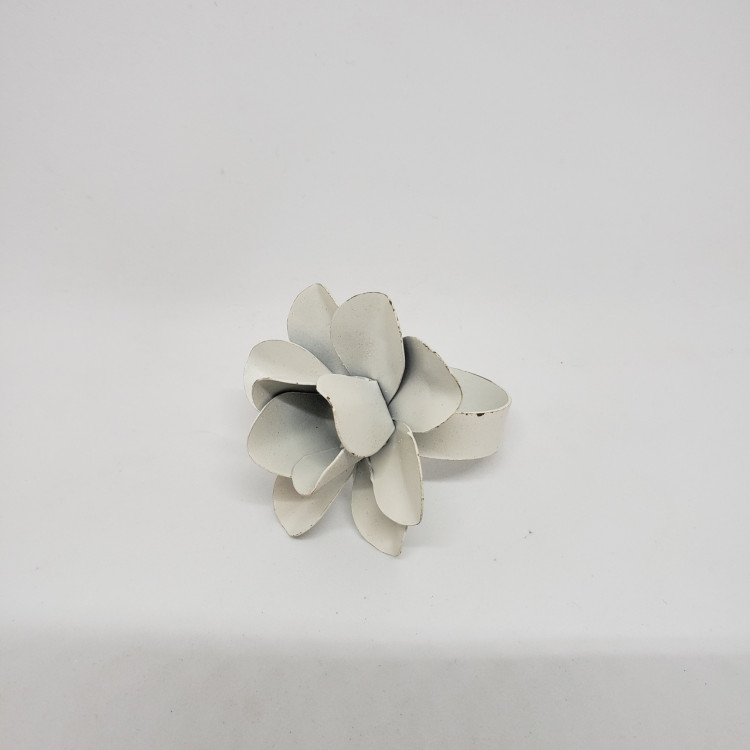 Argola flor branca - Imagem: 1