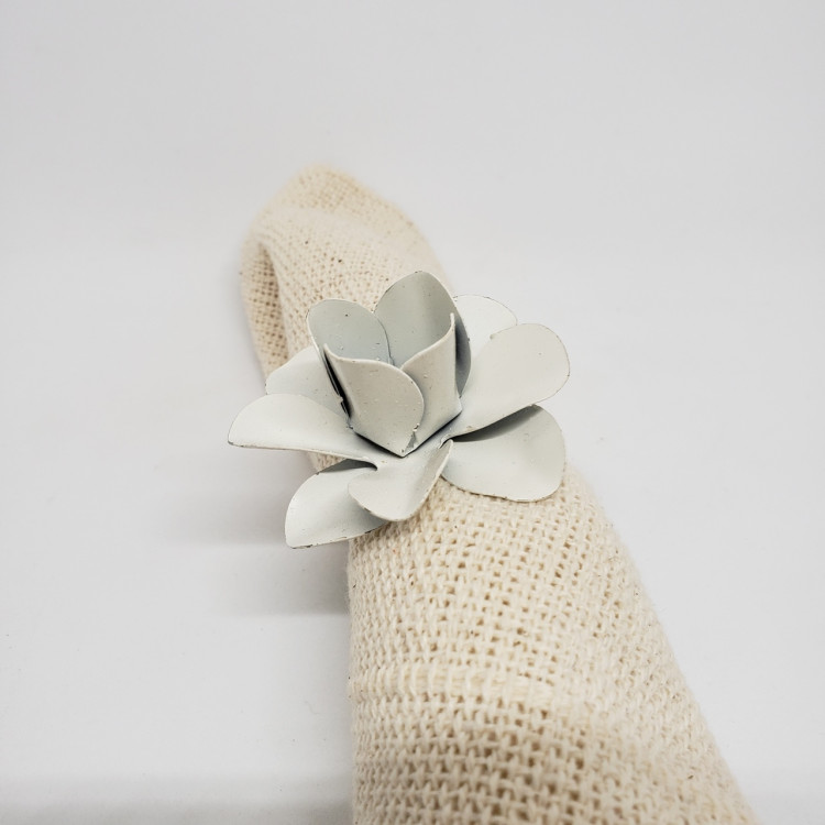 Argola flor branca - Imagem: 4