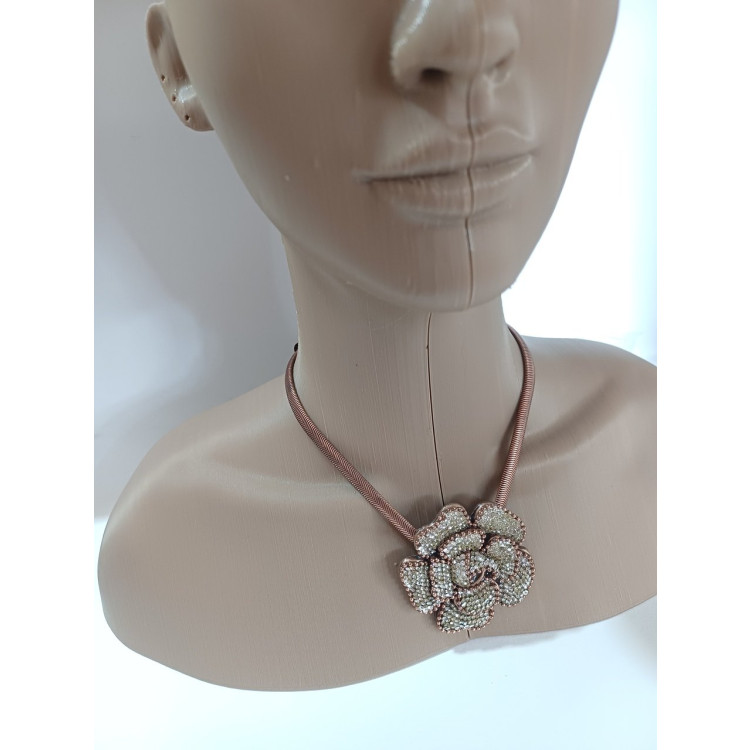 Colar flor e strass - Imagem: 2