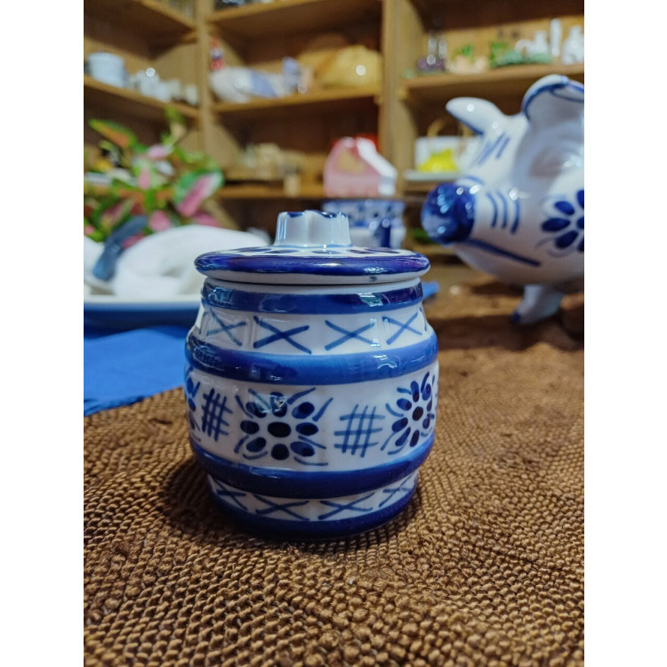Pote com tampa azul e branco - Imagem: 2