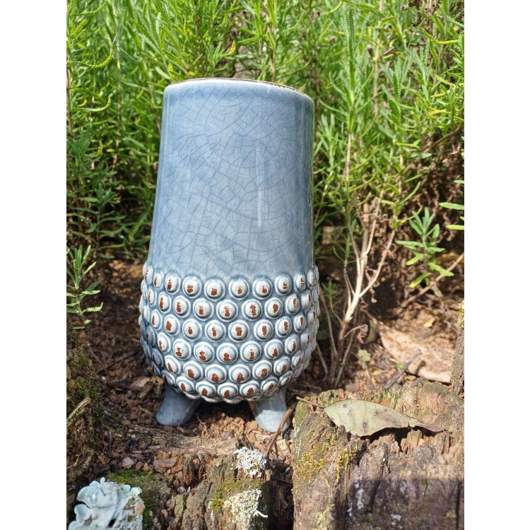 Vaso cinza com detalhes em alto relevo - Imagem: 2